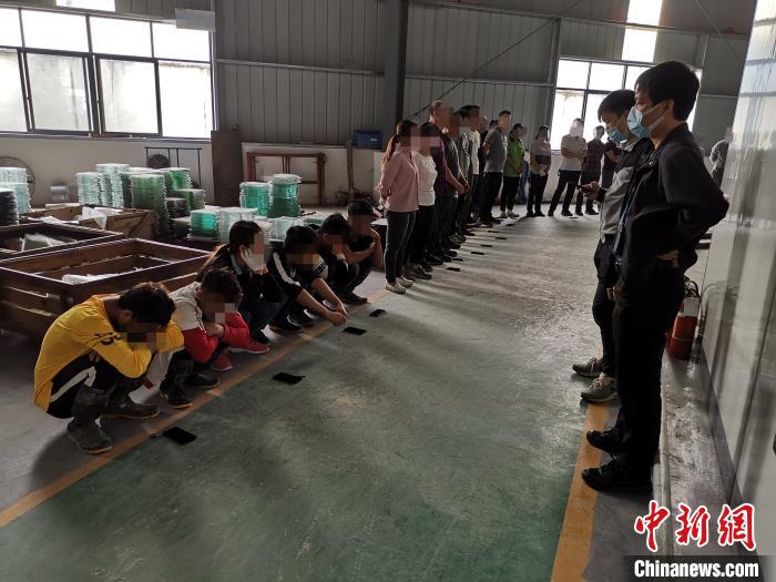 ���ݾ�������һ��͵�ɰ��ֳ�(����ͼ)�����ݾ���