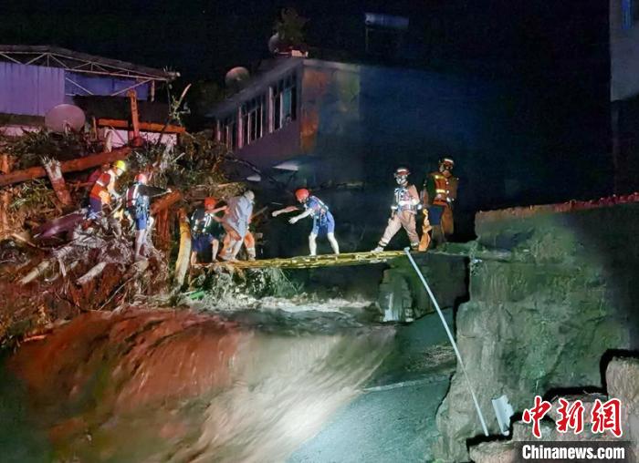 ������Ԯ��Ա����ת�Ʊ���Ⱥ�ڡ��Ű�������ͼ