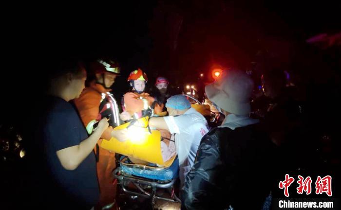 һ�������߻�Ⱥ�ҽ����Ա���ڼ��������������Ű�������ͼ