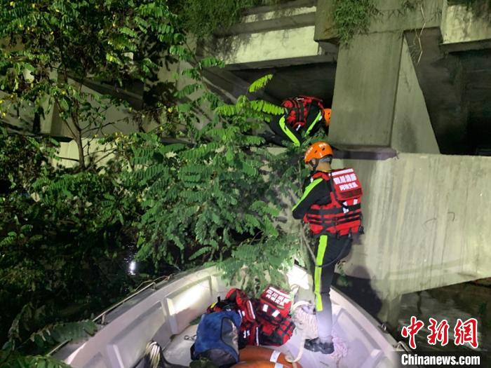 �Ĵ����ط�����ʯ���ֺ�53��������Ա��ȫת��