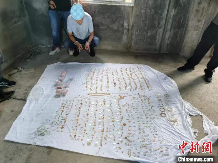 ����׷�ر�����ȫ��700������� �Ͱ������ṩ ��