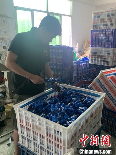 ʹ�ö��λ����������������Ϻ���������һ���ַ��������Ȩ��