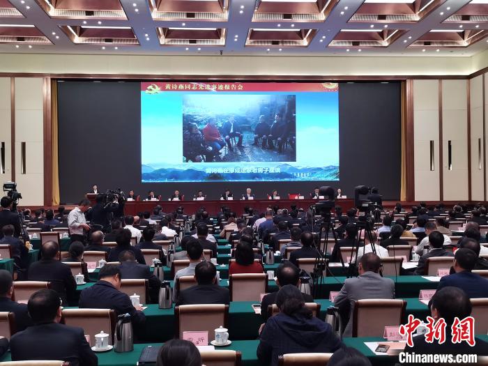 ��ʫ�౻׷��Ϊ��ȫ����ƶ����ģ�����ƺ�