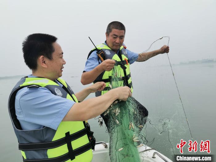 �����������ٱ��Ƿ�������߽���1��Ԫ