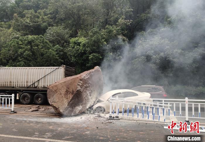 �·��ֳ�����ʯ������Ľγ����˱�������ͼ