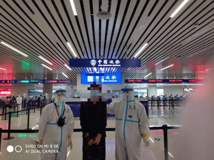 ����������Ȱ��һ��Ǳ��̩��B���ӷ��ع�����