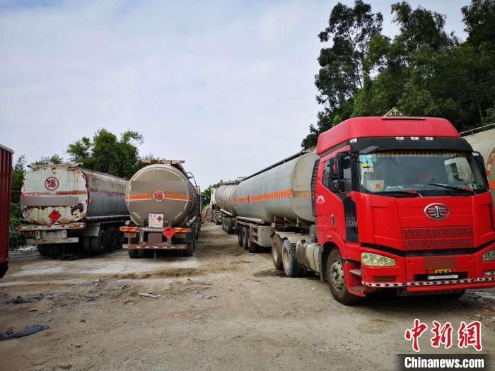 �����͹޳� �˿��� ��