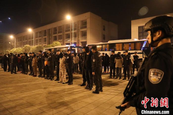 ����ץ��羳�Ĳ��ӷ�1300���˲�֤�永�ʽ���ˮ141����Ԫ