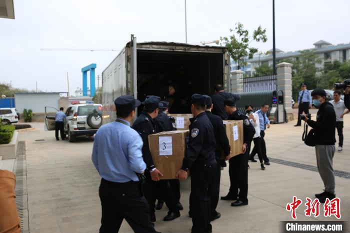 ͼΪ�񾯽���Ʒװ����Ѻ�˵�רҵ���ճ��������� ��