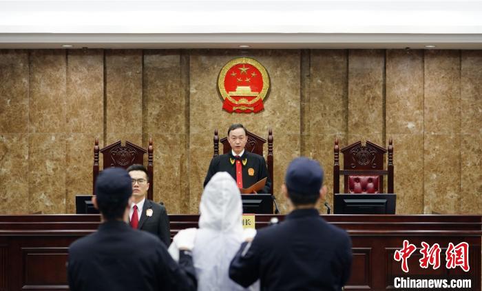 图为庭审现场。 伍彬 摄