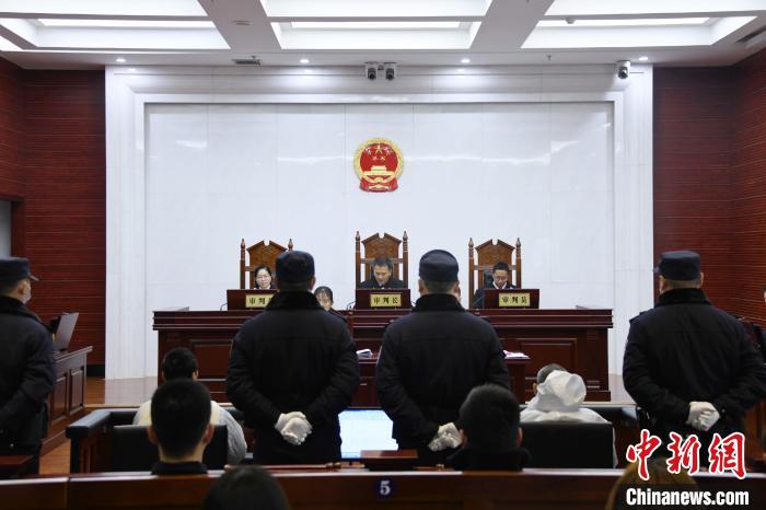 江苏淮安重大暴力袭警案宣判:两名被告人被判死刑