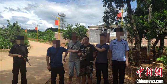 “黑老大”案跨国追逃记