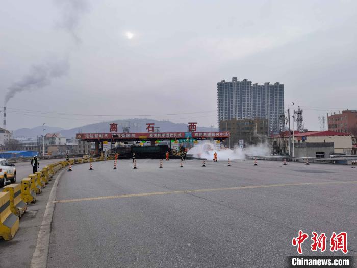 事发现场已切断所有电源,疏散所有无关人员。救援人员供图