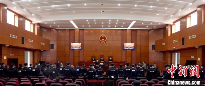 �Ĵ���һ����ʽ��ڰ��������������Ԫ����25��