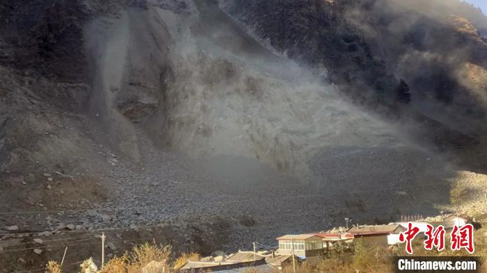 �Ĵ������ؾ��ڷ�����λɽ�廬�³��뼰ʱ����Ա����