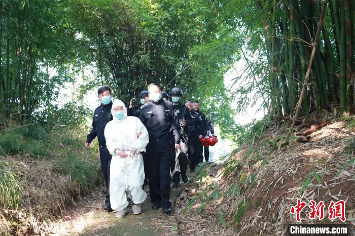 重庆警方抓获潜逃24年命案嫌疑人