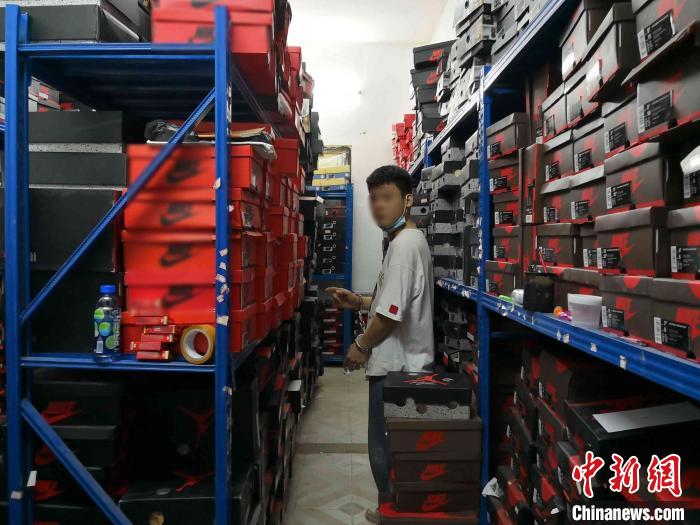 ������Ь�ѵ�����ϰ�����Ь��������ͼ