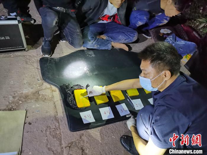 ͼΪ�ɻ�Ķ�Ʒ�� �����й����ֹ�ͼ