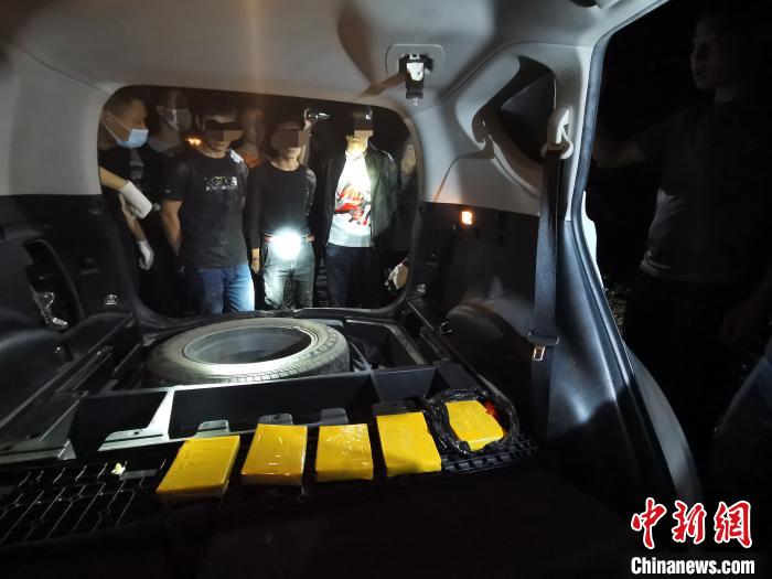 �������󾯷��ƻ�һ���ش�Ʒ���ɻ�Ʒ������3.5ǧ��