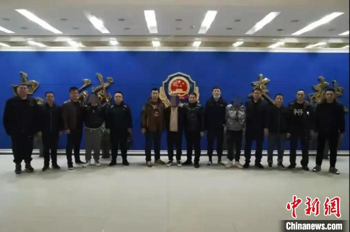 ͼΪ����ץ���������ˡ�������ͼ