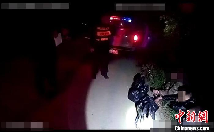 ͼΪ����ֳ�������ʯƽ ��