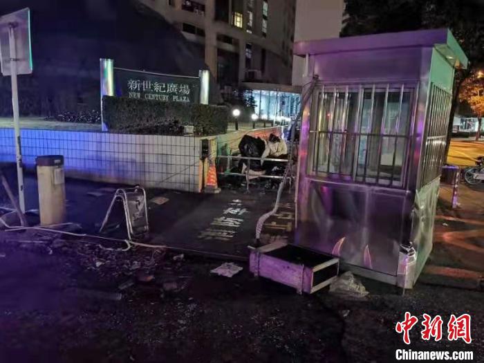 男子苦学27年获驾照还未“捂热”因酒驾被吊销