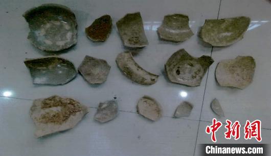 ��ĳ�����ֺ�ԽҤ��ַ����Ĳ��������Ƭ����¶�ѹ�ͼ