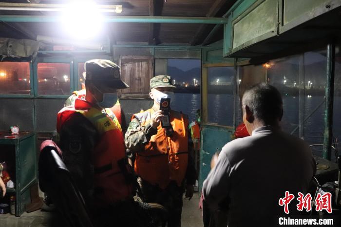 ͼΪ���գ��������ݺ������Ų������������֤��ʻ���������������ݺ����� ��ͼ