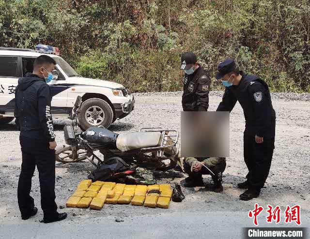 �����ն�����һ���ش����䶾Ʒ���ɻ����16����