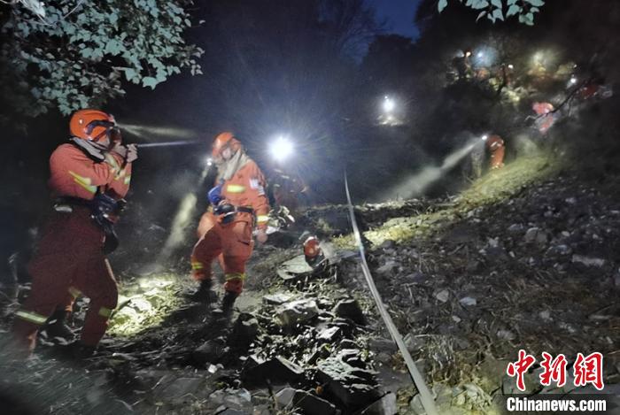 ҹ����Ԯ��Ա�Լ��ػ𳡡������� ��