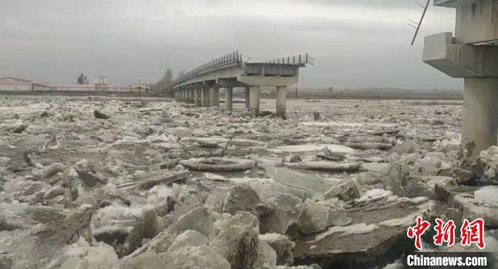 哈尔滨方正县突发特大凌汛新兴大桥桥墩坍塌