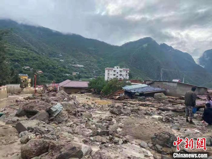 ��ɽľ��Ⱥ����ʯ��1042�˰�ȫת��