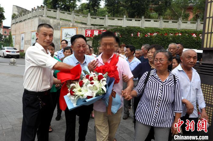 �������ؾ������ֱ���33���������븸ĸ��Բ