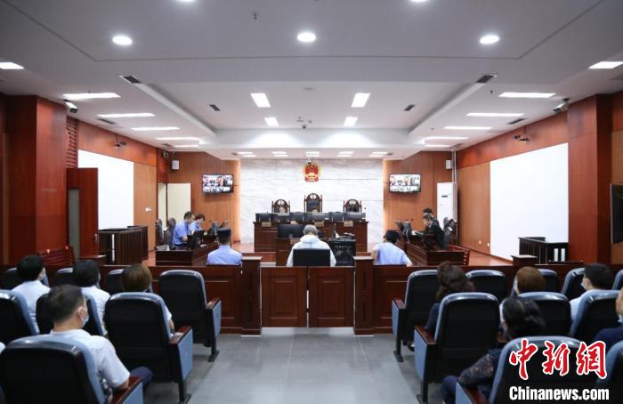 被控受贿1860万内蒙古呼伦贝尔市政协原主席李才受贿案开庭