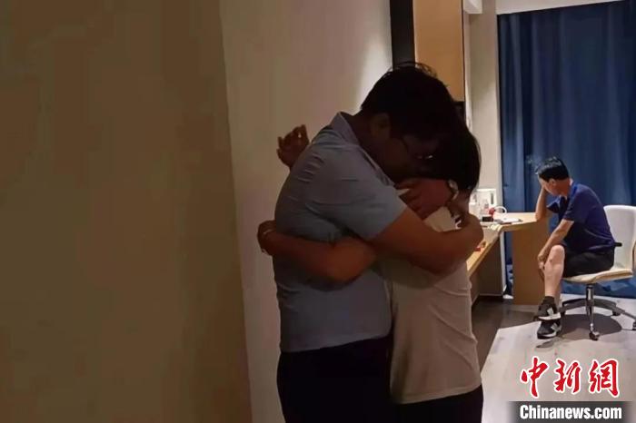 山西长子警方跨越3省助被拐23年儿童回家