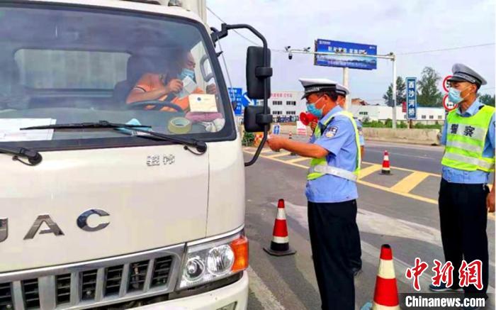 魏苏在值勤中。 顾士刚 摄