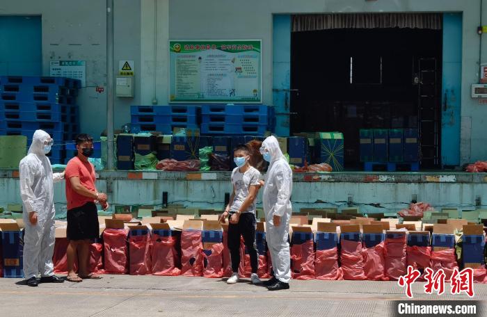 �����������һ��������˽���̰���ֵ330��Ԫ