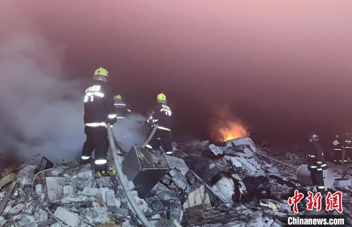 ������Ԯ�������ڹ㺺�̻�����ȼ���¹��ֳ�������㡣(����ͼ) �Ž� ��