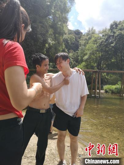 点击进入下一页