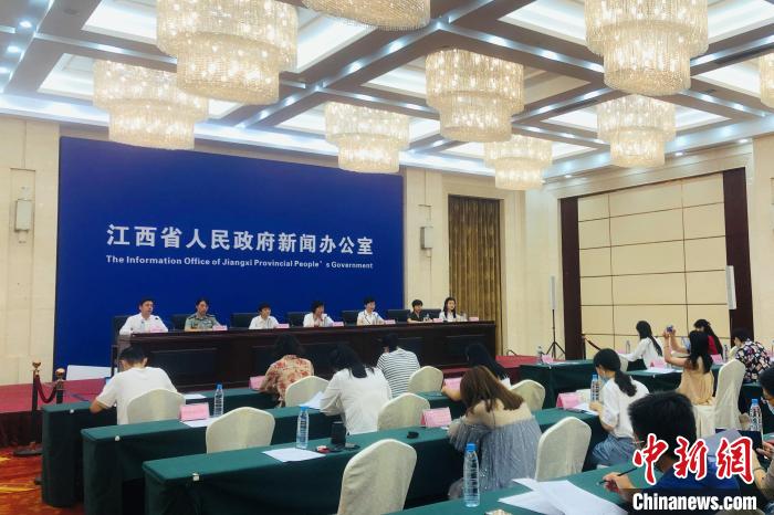 �����ۼƷ��Ÿ�ŮС������������ҵ��300����Ԫ