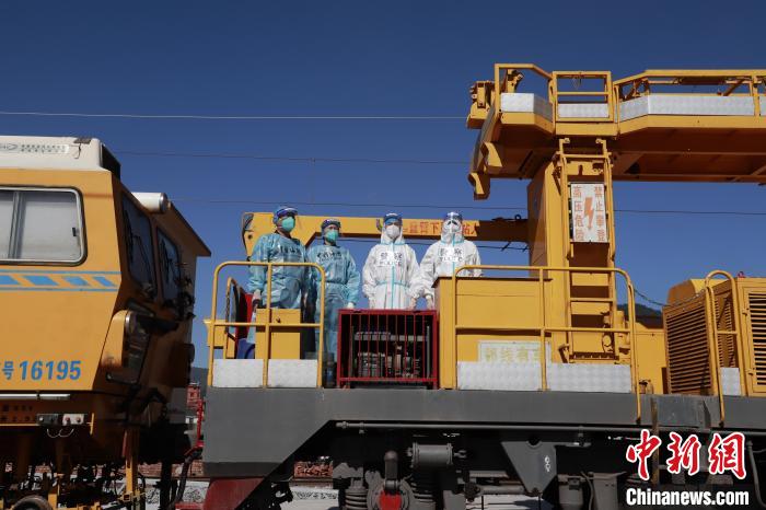 ͼΪִ���񾯵����г��泵�໤������Ρ ��