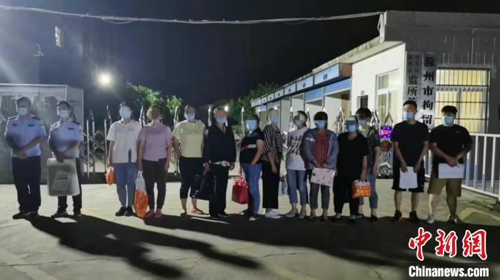 安徽定远警方捣毁一大型流动赌场涉赌资金5000余万元