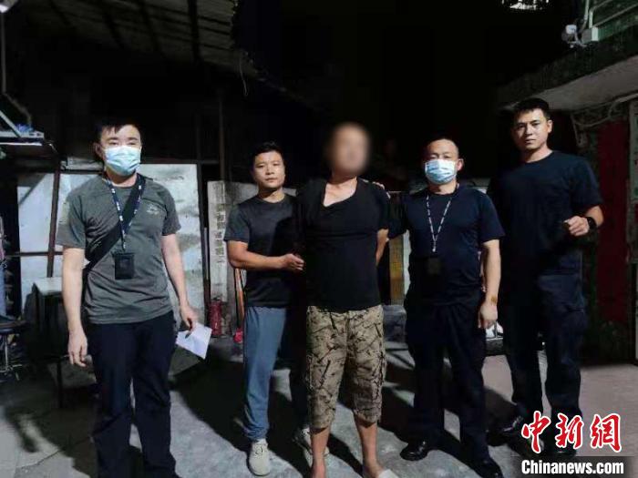 上海:21年前劫杀出租车司机案告破