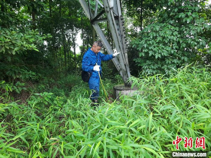 ��������Ѳ����Ա����������Ϫ��������չ���ա������ظ�ѹ��·�����Ѳ������¾� ��