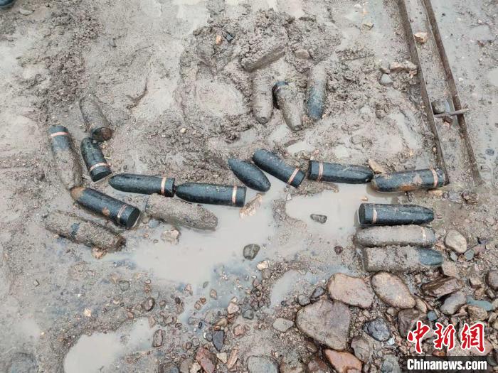 ���ɹ��˰��˱߾���������76ö��αʱ�������ڵ�