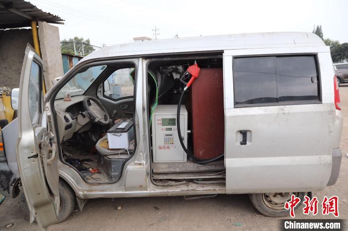 涉案改装后的面包车 马鞍山警方提供