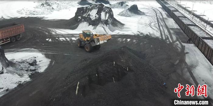哈尔滨铁路发运煤炭突破8000万吨全力保障迎峰度冬