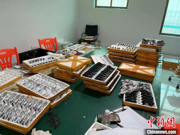 �ٻ��������ֱ�Ҳ��ר��ۡ������ꡱ�ۼٱ��ۼư�ֵ1800����Ԫ