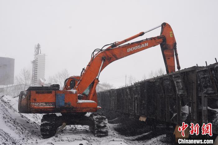 铁路部门电煤重点物资运输实现持续稳定增长。 王磊 摄