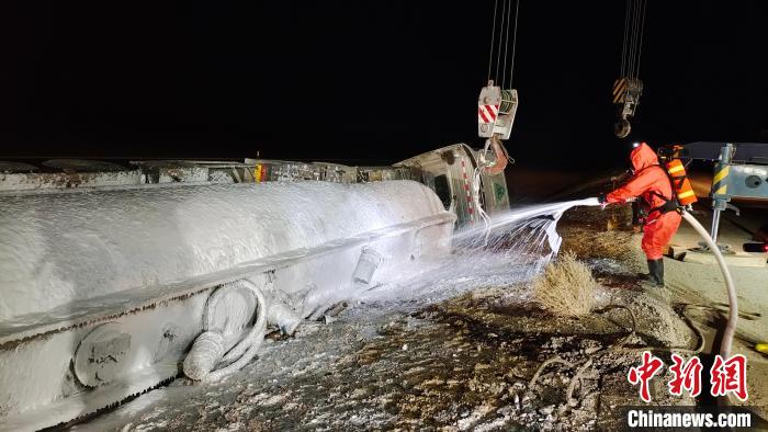 �ຣһ�޳��෭32�ֱִ�й©������Ա��ҹ������Ԯ